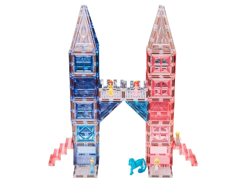Růžovo-modrá magnetická stavebnice tvoří vysoký zámek pro figurky