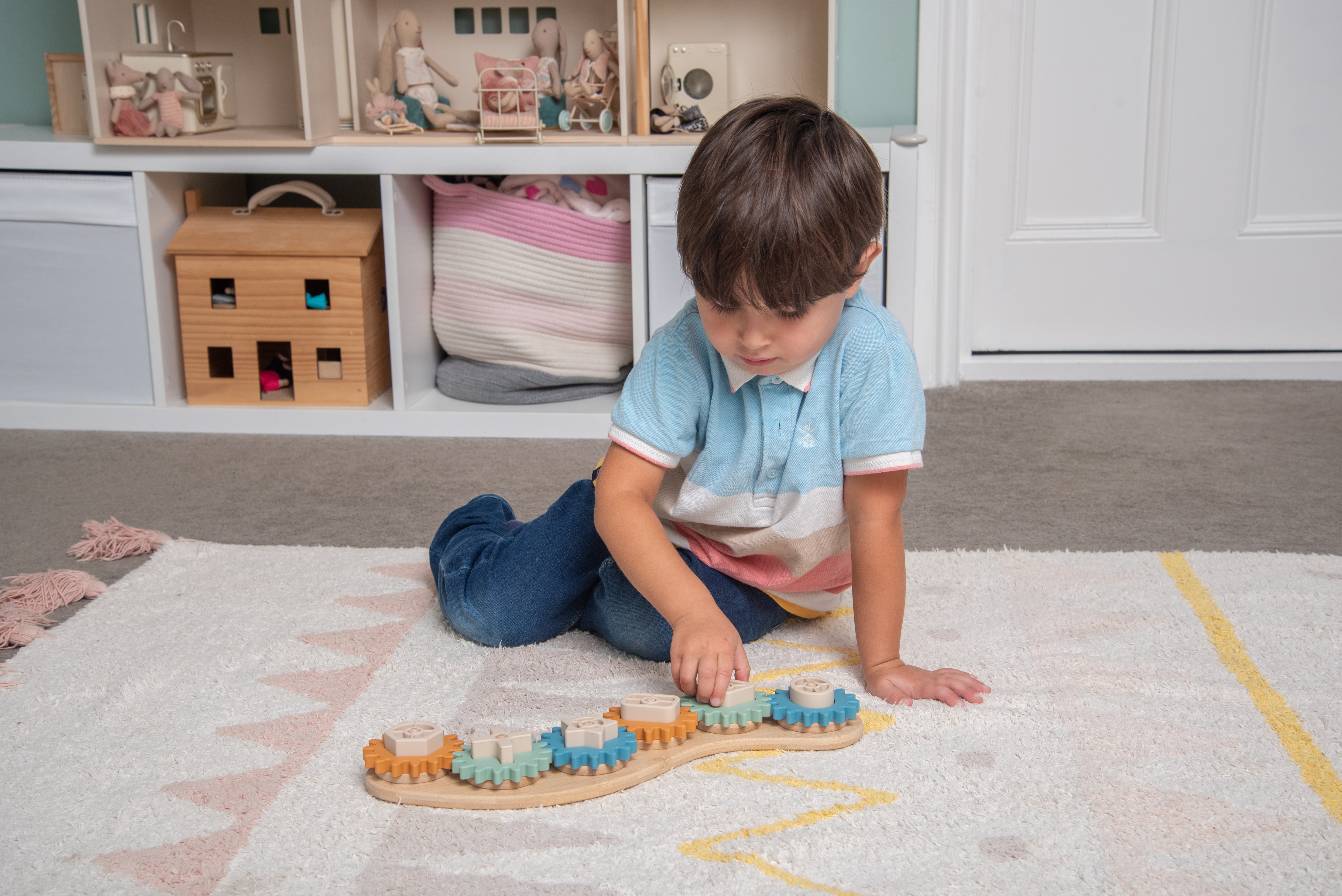 Montessori puzzle s ozubenými kolečky pro rozvoj motoriky